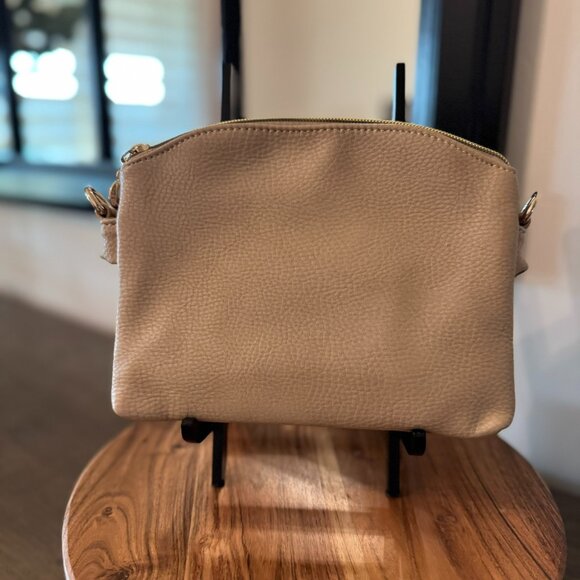 Charming Charlie Tan Crossbody Shoulder Bag - Versatile Everyday Purse - Picture 3 of 9